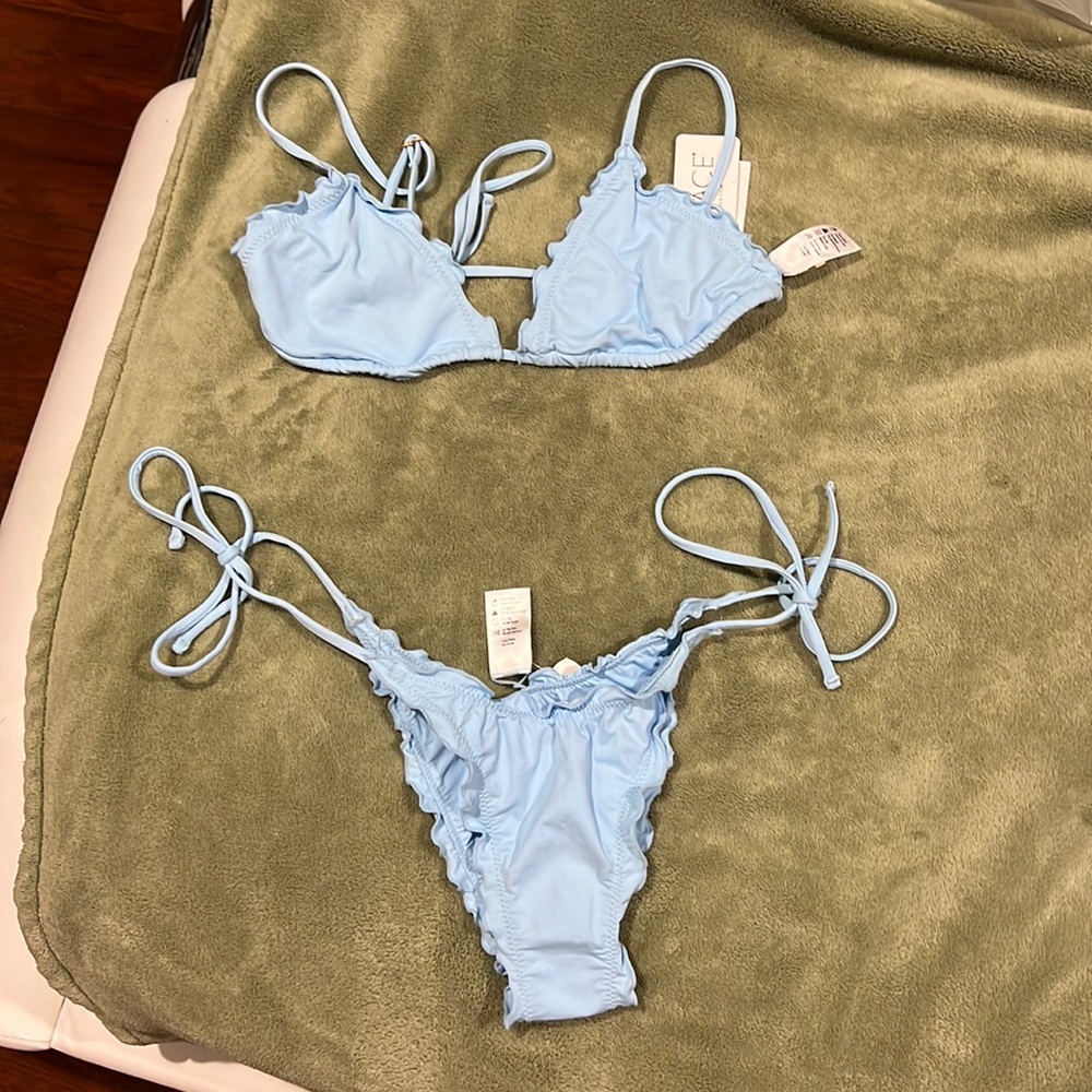 NEW LIGHT BLUE L SPACE RUFFLE BIKINI TOP AND BOTTOM SET!! SIZE SM